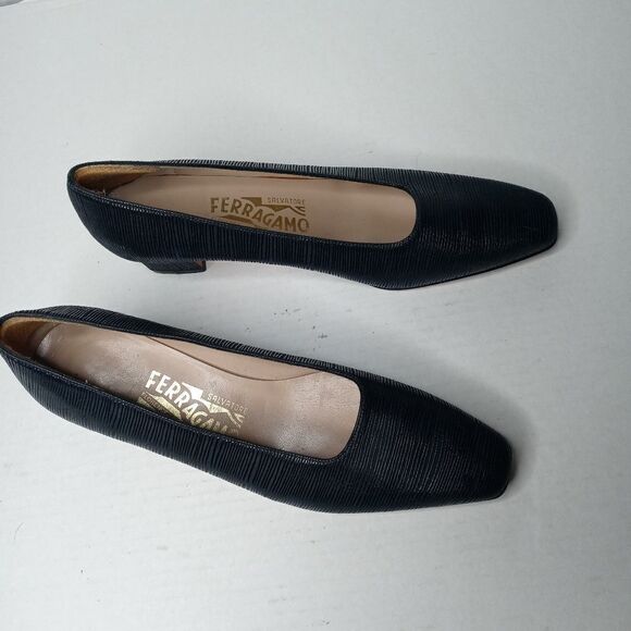 Salvatore Ferragamo black heels size 7.5 - Picture 3 of 9